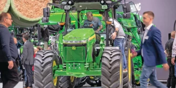 Електричний трактор John Deere готують до тестів у Європі – Техніка