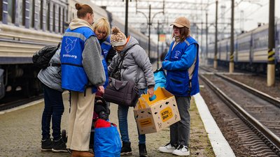 Евакуаційний потяг із Дніпропетровської області прибув у Мукачево — Суспільне Ужгород