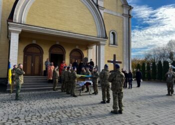 У Мукачеві сьогодні прощалися з бійцем Нацгвардії — Закарпаття