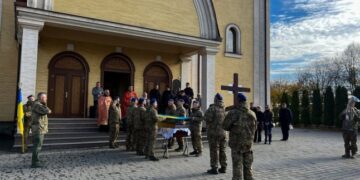У Мукачеві сьогодні прощалися з бійцем Нацгвардії — Закарпаття