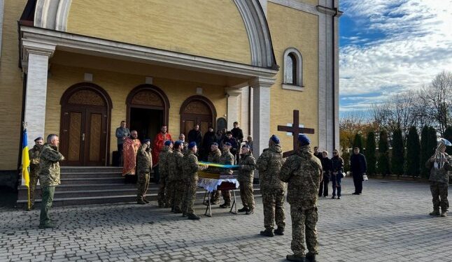 У Мукачеві сьогодні прощалися з бійцем Нацгвардії — Закарпаття