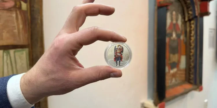 НБУ презентував нову срібну пам’ятну монету «Архангел Михаїл»