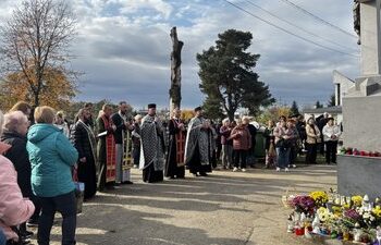У Мукачеві 1 листопада відслужили панахиду й парастас за померлими — Суспільне Ужгород