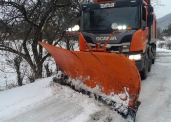 На гірські дороги в області вийшла спецтехніка — Закарпаття
