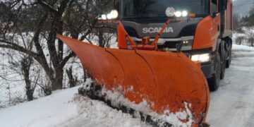 На гірські дороги в області вийшла спецтехніка — Закарпаття