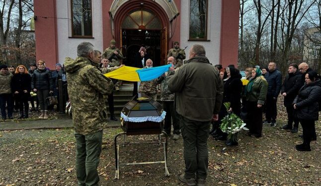 Поховали захисника, який понад рік вважався зниклим безвісти — Закарпаття