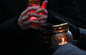 Памʼять жертв голодоморів вшанували в Ужгороді — Суспільне Ужгород