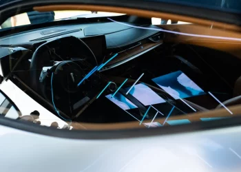 Автомобільне скло нового покоління: функцій більше, ніж у смартфона – Автоновини