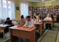У Хустській бібліотеці писали радіодиктант національної єдності — Суспільне Ужгород