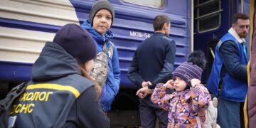 До Мукачева прибули евакуйовані родини з Дніпропетровської та Запорізької областей (ФОТО)