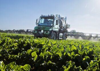 Mercedes-Benz покаже всюдихід і трошки трактор Unimog – Техніка