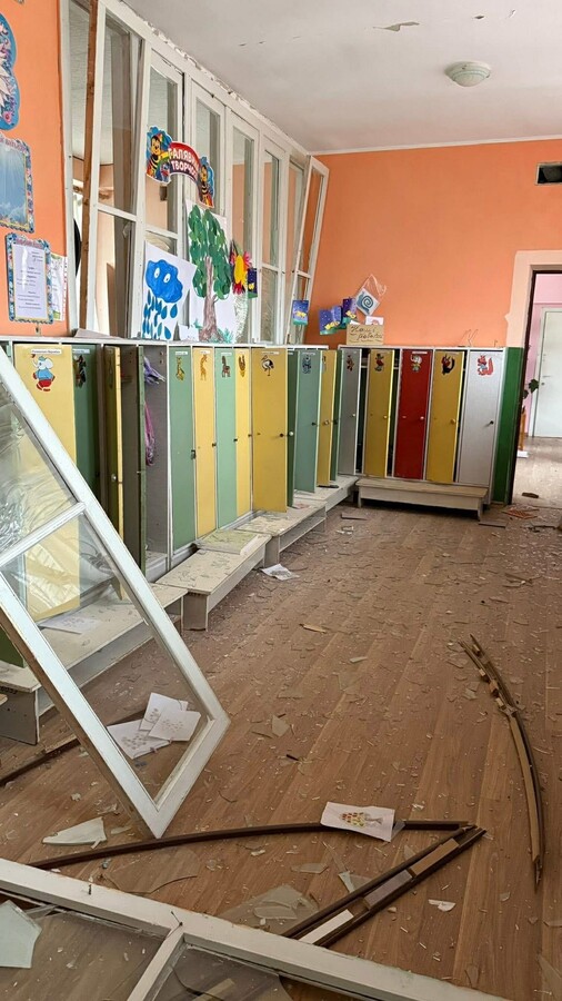 пошкоджена кімнасадочку після обстрілу