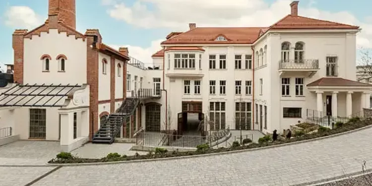 Економіка: Автентичну бруківку, яку зняли з львівських вулиць, використають у креативному хабі