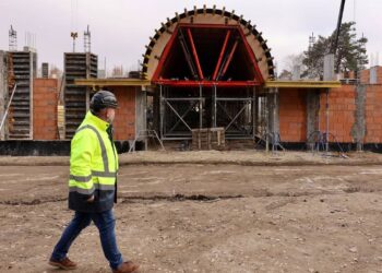 Економіка: Львівський крематорій. Уже зведено 70% стін, а наприкінці місяця прибудуть дві печі з Іспанії