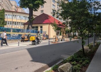 Економіка: Вулиці біля військового госпіталю у Львові тимчасово закриють