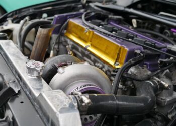 Як вибрати моторну оливу за в&apos;язкістю 3 основних критерії