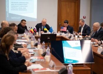 Консолідація проти агресора: науковці УжНУ та європейські партнери обговорили економічні, правові та політичні виміри підтримки України –