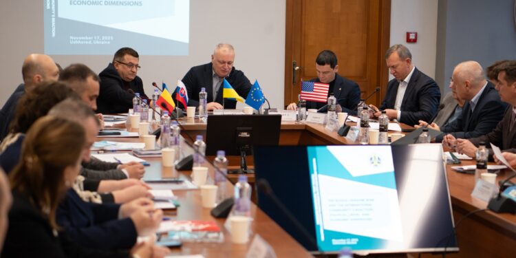 Консолідація проти агресора: науковці УжНУ та європейські партнери обговорили економічні, правові та політичні виміри підтримки України –