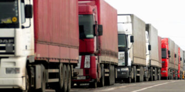 Мінрегіон посилює правила єЧерги: порушників – водіїв фантажівок –  блокуватимуть на 14 днів