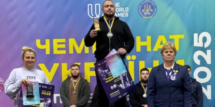Мукачівець Ілля Ковач став абсолютним чемпіоном України з пауерліфтингу серед юніорів (ФОТО)