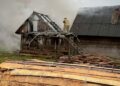 На Тячівщині вогнеборці врятували будинок багатодітної родини (ФОТО)