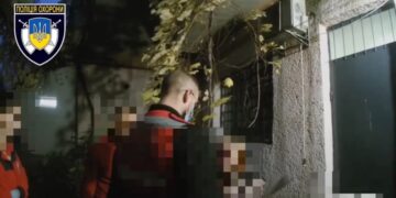 На Закарпатті поліцейські врятували 23-річну дівчину, яка намагалася вчинити самогубство (ФОТО)