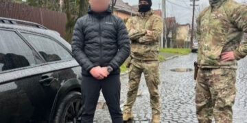 На Закарпатті правоохоронці викрили угруповання, яке переправляло осіб через кордон