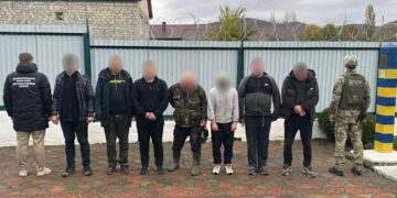 На Закарпатті прикордонники затримали дві групи ухилянтів, яких вів «провідник» (ФОТО)