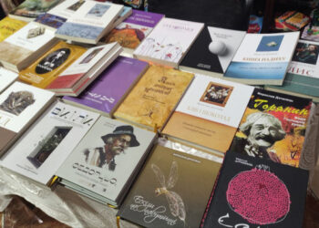 «Письменник за прилавком»: в Ужгороді стартувала очікувана акція – час особистого спілкування читачів з авторами –