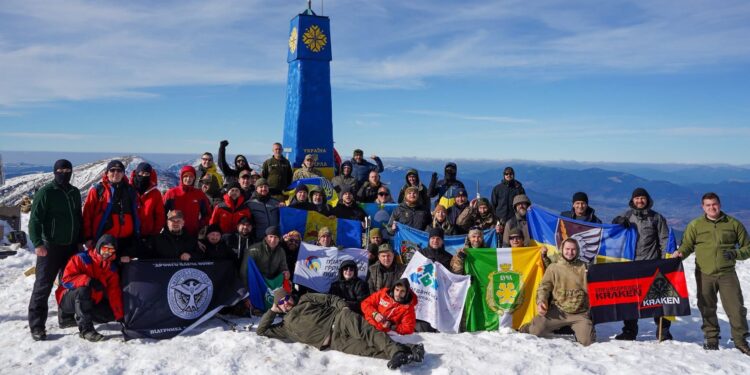 П’ятдесят ветеранів зійшли на Говерлу в межах програми реабілітації (ФОТО)