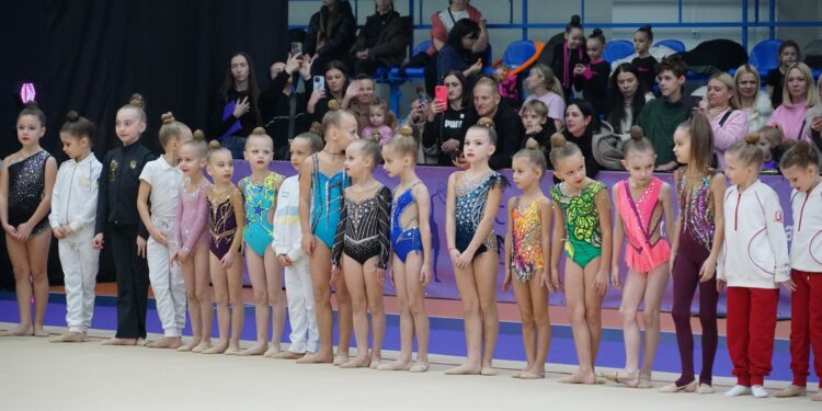 Понад 1300 юних гімнасток змагаються в Ужгороді на ювілейному турнірі «Карпатія 2025» (ФОТО)