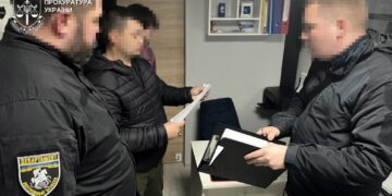 Правоохоронці заблокували схему фіктивної реєстрації автомобілів на Закарпатті (ФОТО)