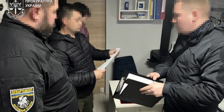 Правоохоронці заблокували схему фіктивної реєстрації автомобілів на Закарпатті (ФОТО)