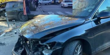 Ранковий колапс в Ужгороді: дві серйозні ДТП майже одночасно сталися на Загорській та біля Нового ринку –