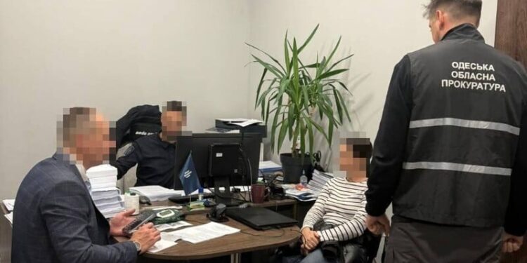 Суддя і сімейна пара могли привласнювати квартири в Одесі, їх повідомили про підозру – прокуратура