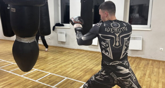 Тренується шість днів на тиждень і у 16 років став чемпіоном світу: історія мукачівського боксера Ростислава Трусова