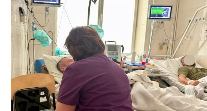 Троє військових із інфарктом за добу: у Закарпатському кардіоцентрі показали, як надають допомогу нашим захисникам