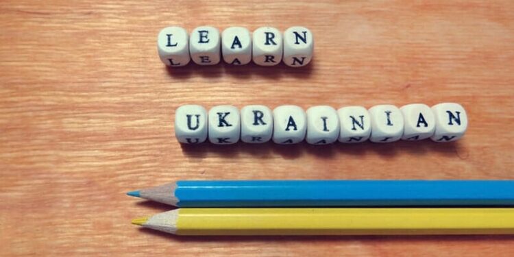 У Чернівцях учителька назвала “скотиною” учня ліцею, який попросив її говорити українською. Відео