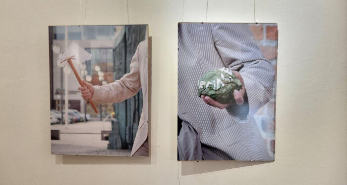 У галереї «Ужгород» представив свій новий проєкт відомий закарпатський митець, перформер Петро Ряска