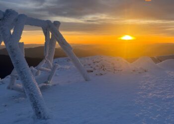 У Карпатах вдарив мороз і вирує штормовий вітер (ФОТО)
