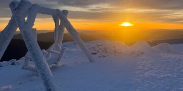 У Карпатах вдарив мороз і вирує штормовий вітер (ФОТО)