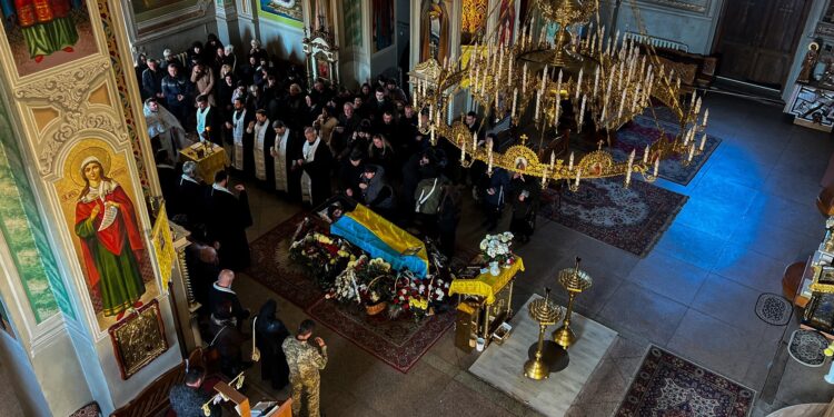 У Мукачеві попрощалися із полеглим на війні з рф захисником Тіберієм Полянським (ФОТО)