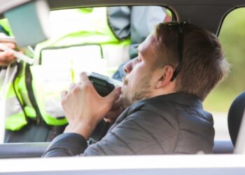 У Мукачеві зупинили водія, який вдруге за рік їздив напідпитку та без права керування