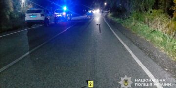 У селі Кострина 61-річний чоловік загинув під колесами автомобіля (ФОТО)