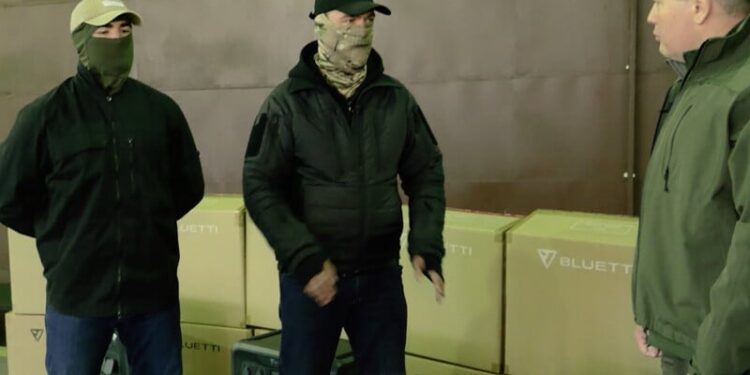 “Українська команда” передала зарядні станції розвідникам ГУР із підрозділу “Артан” – Палатний