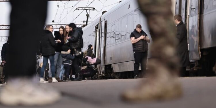 “Укрзалізниця” обмежила рух поїздів краматорського напрямку через безпеку