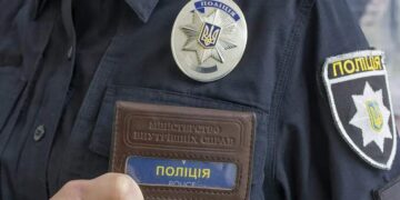 Ужгородський поліцейський уник покарання за перевезення “ухилянтів” до кордону під виглядом понятих
