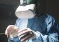 В Україні провели понад 200 операцій із використанням окулярів доповненої реальності. Як це працює?