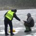 В Ужгороді заборонили катання та риболовлю на замерзлих водоймах