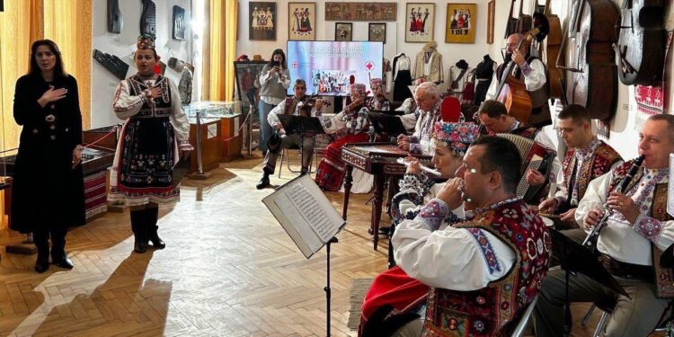 Закарпатські музейники та артисти створили відеопроєкт про звучання народних інструментів (ФОТО)